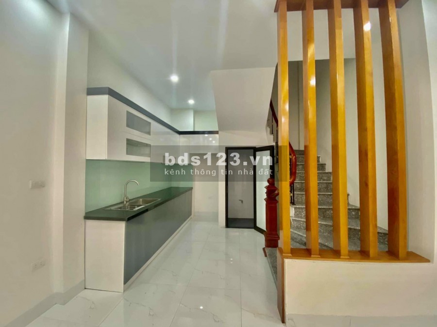 Bán nhà nguyên căn Hoàng Mai, dt 35m2, 5 tầng, mặt tiền 4m, giá nhỉnh 3 Tỷ