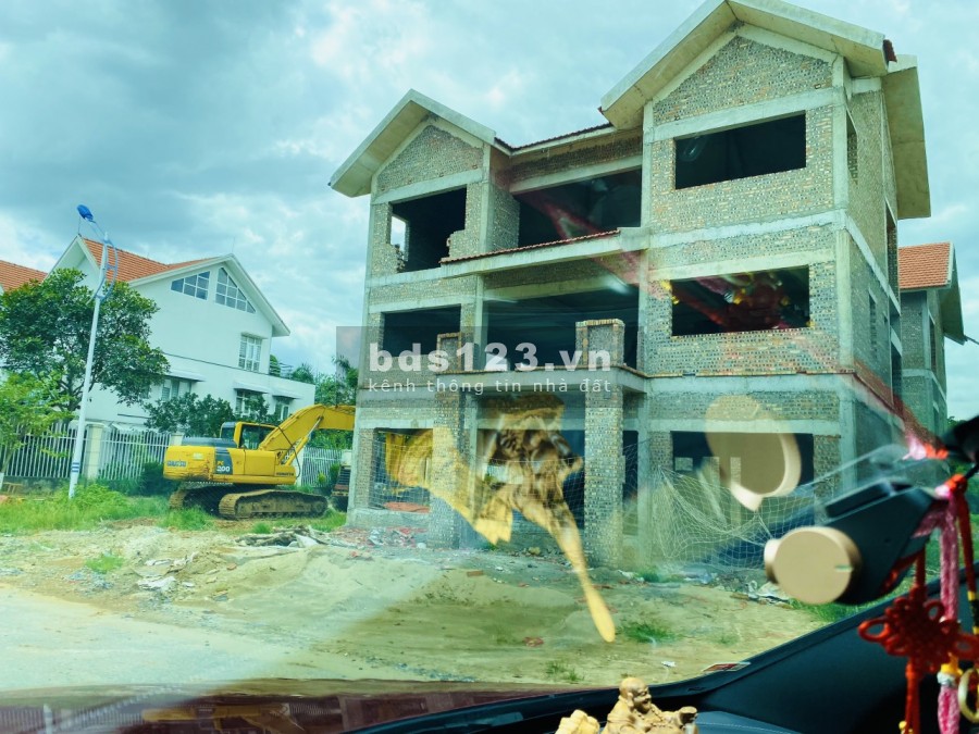 Bán BT đơn lập KĐT Quang Minh Long Việt 351.2m2, mt 18m Liên hệ 0973781843 Ánh