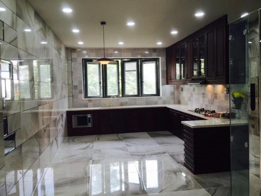 Bán gấp nhà 2 mt đường Chợ Lớn, Quận 6, dt 72m2, giá 17.6 tỷ, 7 tầng, thang máy, hầm để xe
