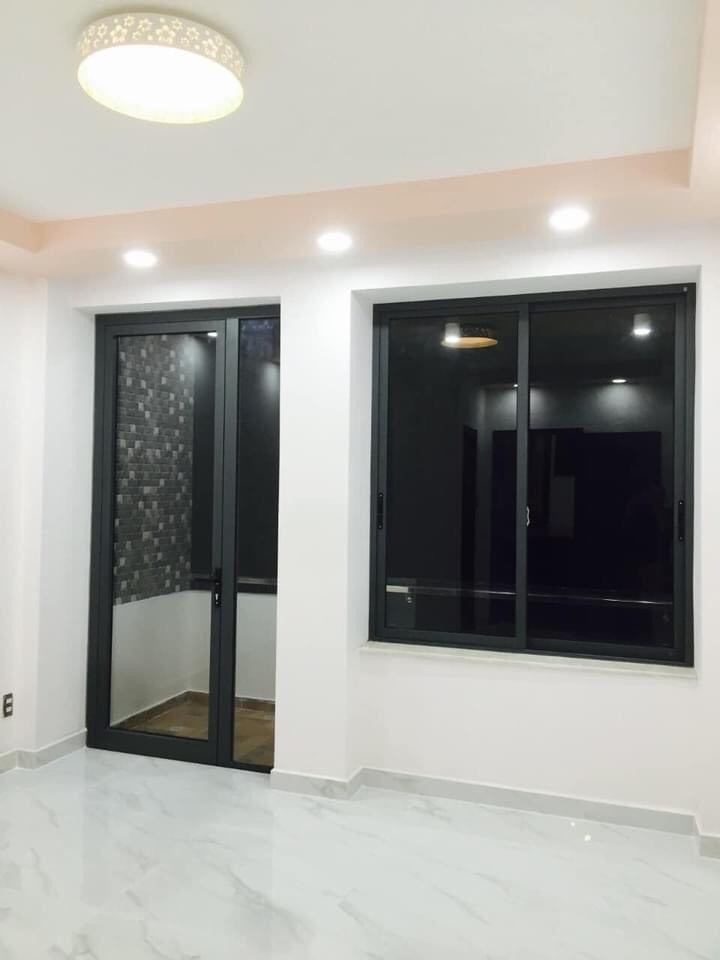 Bán gấp nhà 2 mt đường Chợ Lớn, Quận 6, dt 72m2, giá 17.6 tỷ, 7 tầng, thang máy, hầm để xe