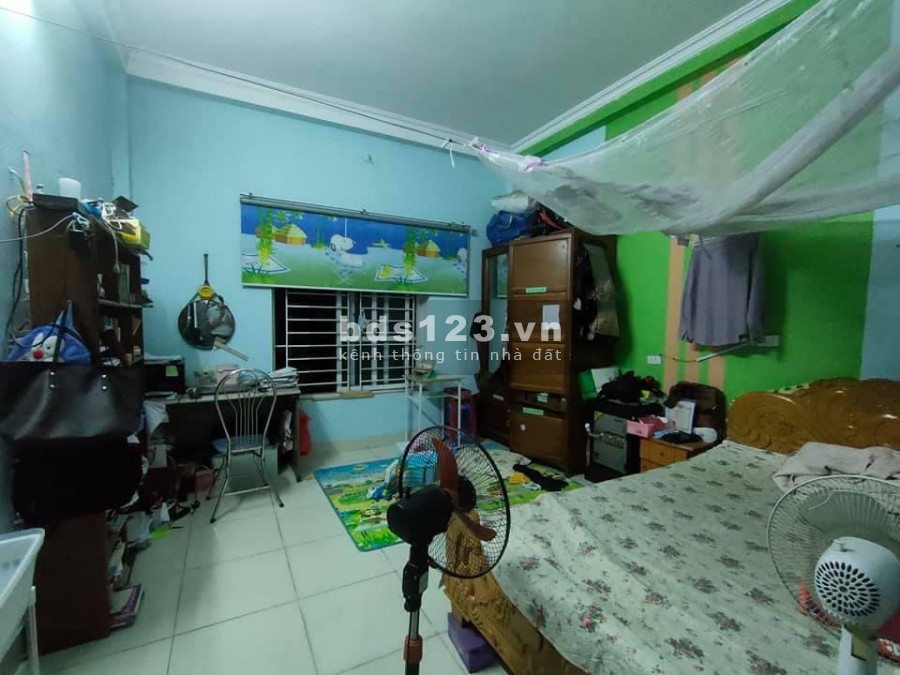 Cần bán nhà Trâu Quỳ 3 tầng, 45m2, mt 4.2m, ngõ thông gần ô tô tránh, dân xây