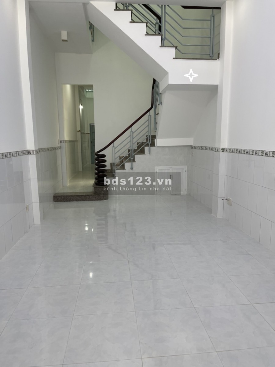 Nhà nguyên căn mặt tiền Lê Sao, dt 4x17m, 3PN, mới 99%, giá 13tr