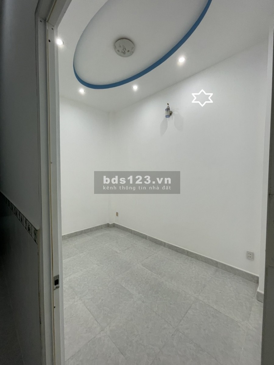 Nhà nguyên căn mặt tiền Lê Sao, dt 4x17m, 3PN, mới 99%, giá 13tr