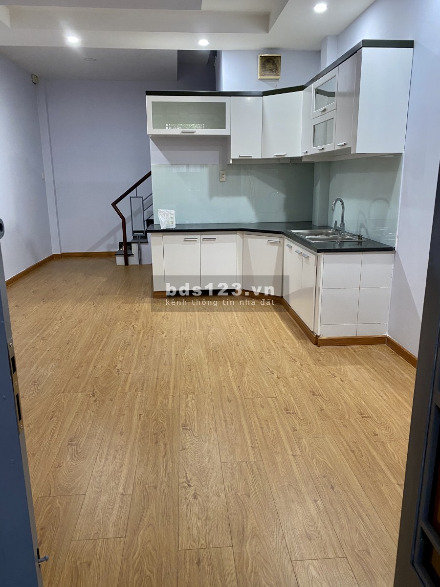 Nhà nguyên căn 4x23, đường Đinh Bộ Lĩnh, phường 25, Quận Bình Thạnh, 2 tầng