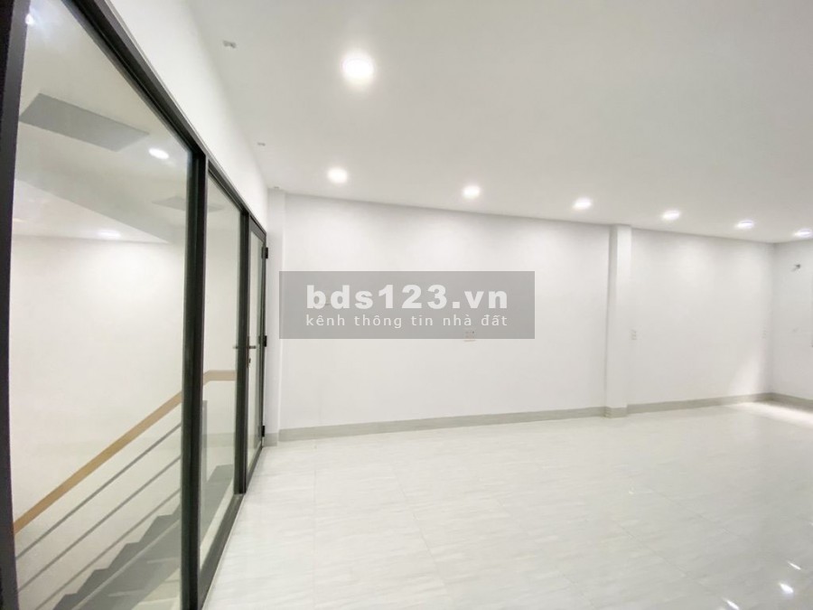 Cho thuê Nhà 100m2 Trệt 1 lầu trống suốt trần não Bình An Quận 2
