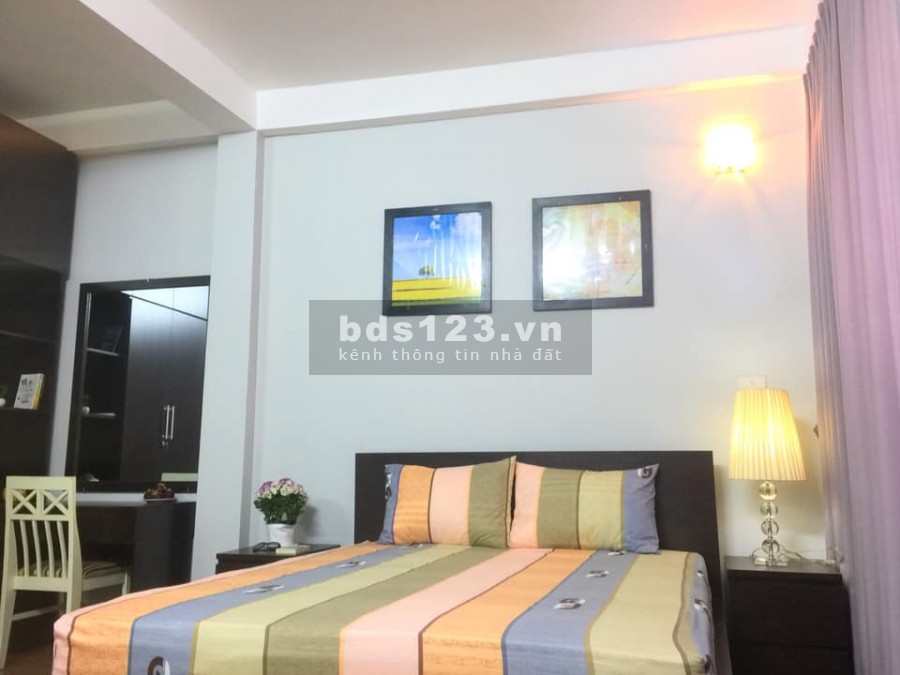 Bán nhà phân lô đẹp ở Phạm Văn Đồng, lô góc, Tặng toàn bộ nội thất cao cấp.