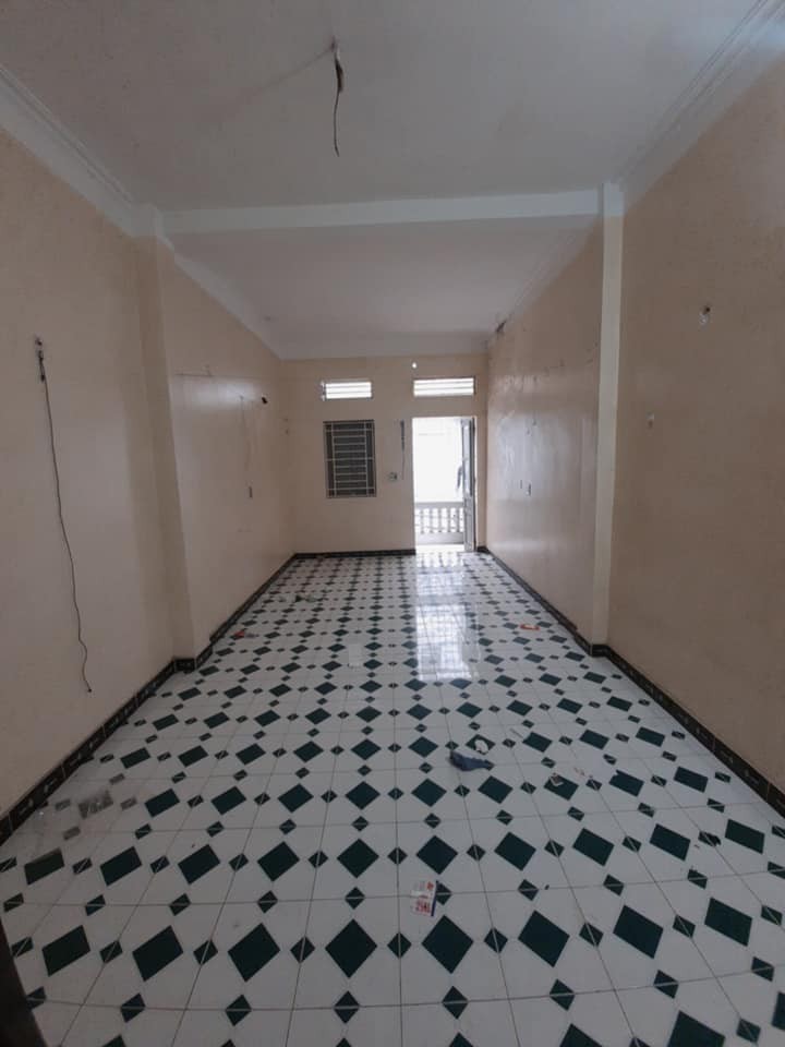 Bán nhà Trường Chinh diện tích sử dụng 43m2 đúc kiên có, 3 tầng, mt 4m