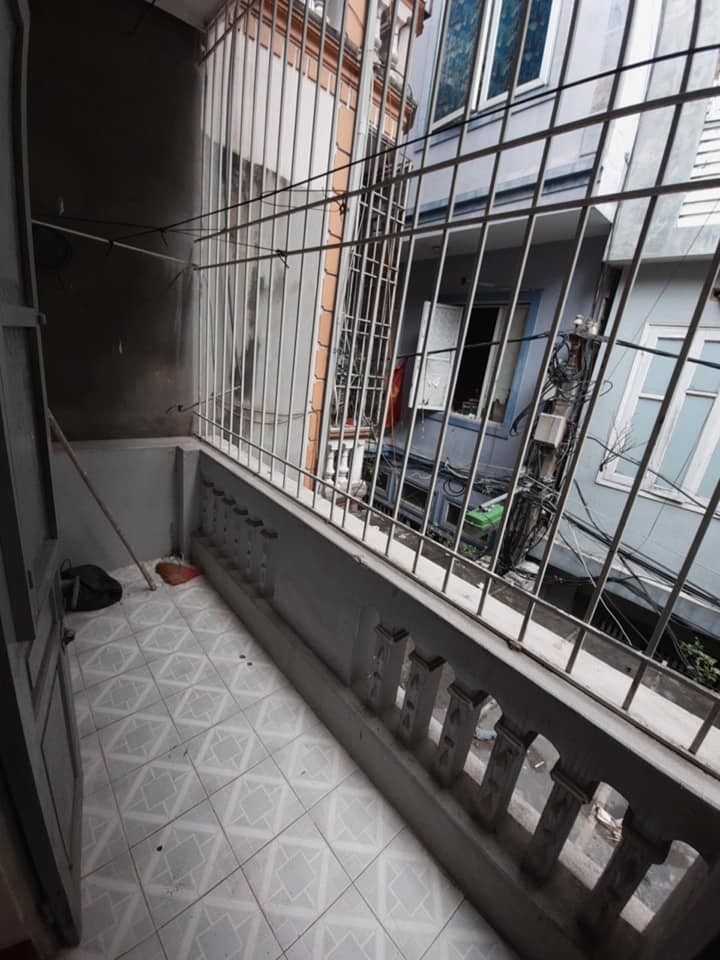 Bán nhà Trường Chinh diện tích sử dụng 43m2 đúc kiên có, 3 tầng, mt 4m
