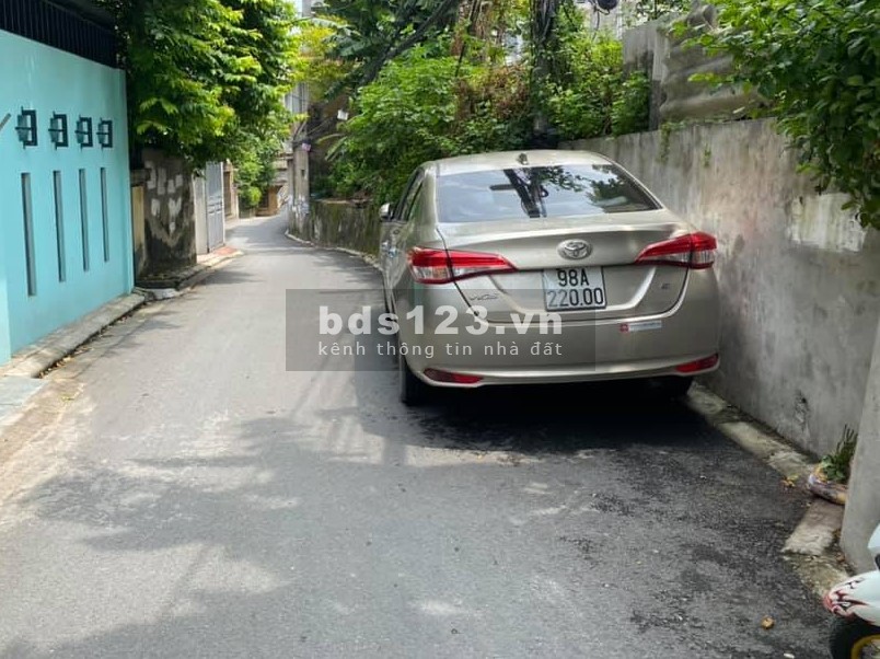 Bán nhà rộng 77m2, nhỉnh 5 tỉ Ngọc Thuỵ Quận Long Biên ô tô vào nhà