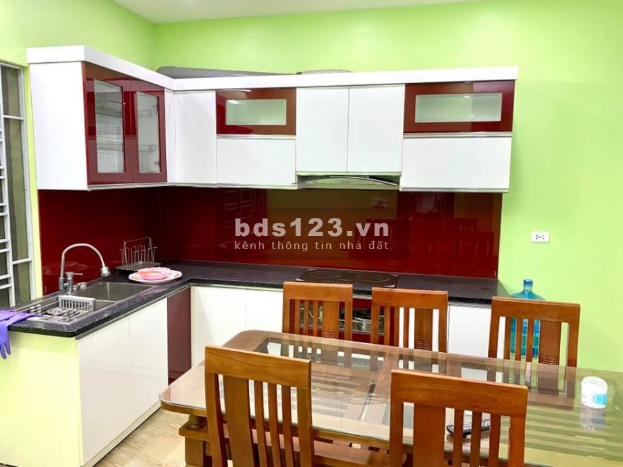Bán nhà rộng 77m2, nhỉnh 5 tỉ Ngọc Thuỵ Quận Long Biên ô tô vào nhà