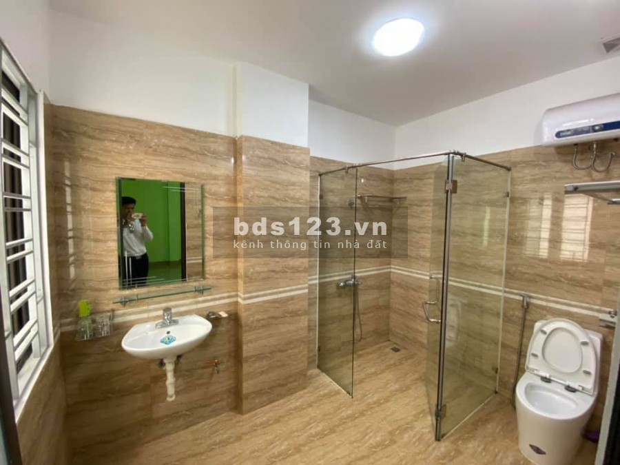 Bán nhà rộng 77m2, nhỉnh 5 tỉ Ngọc Thuỵ Quận Long Biên ô tô vào nhà