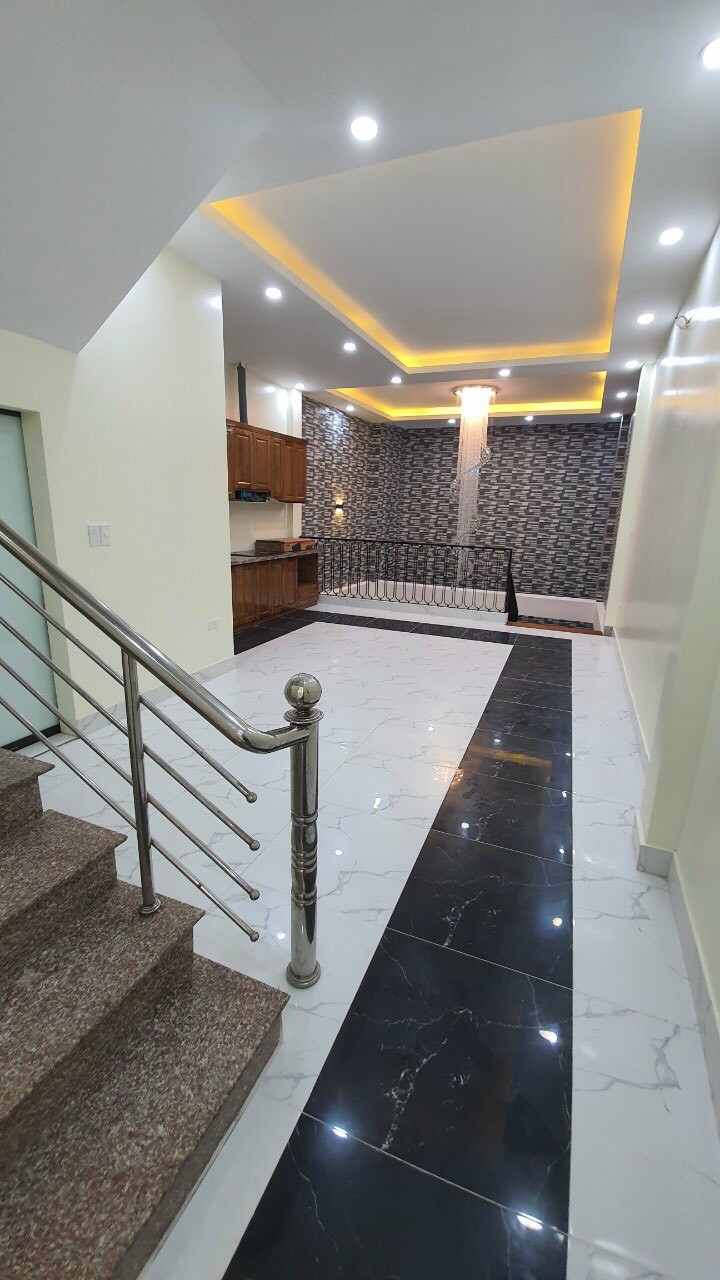 Siêu phẩm Mỹ Đình 140m2 x 4 tầng, kinh doanh, ô tô đỗ cửa, giá hấp dẫn
