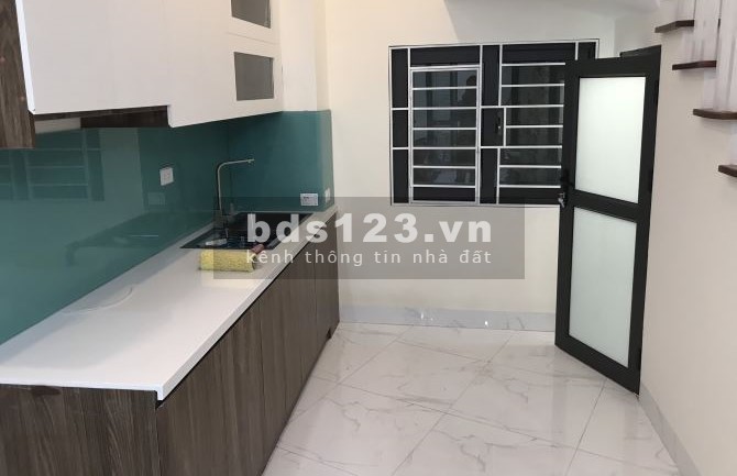 Bán nhà Võ Chí Công, Cầu Giấy, ngõ rộng, thoáng 35m2x5 tầng. Nhỉnh 3 tỷ.