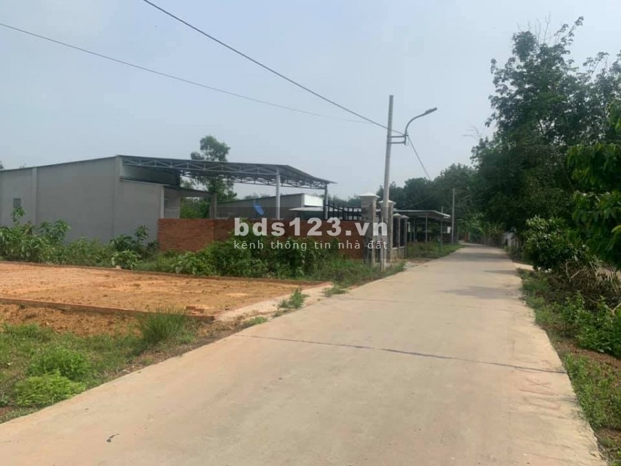 Cần tiền trả nợ chính chủ cần bán gấp lô đất 2079m2 giá 400 triệu, lhcc