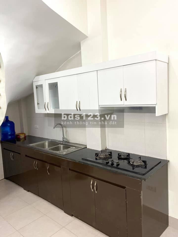 Bán nhà ngõ 194 Thanh Đàm đúc 4 tầng, 3PN, giá 2 tỷ, lh 0904655992