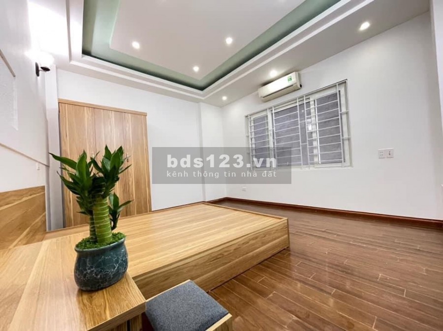 Bán nhà Hoàng Mai, 5 tầng, sổ đỏ chính chủ. Giá yêu thương 2,6 tỷ