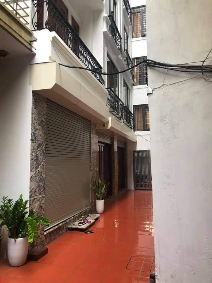 Bán nhà Từ Liêm, 5 Tầng 40m. Nhỉnh 4 tỷ. Nhà mới ở luôn. Ô tô tránh