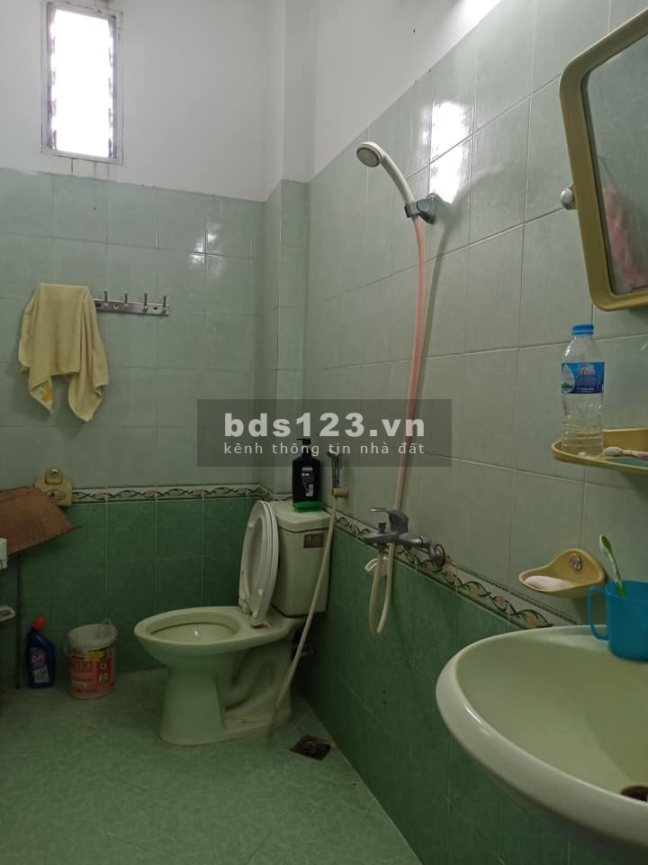 Bán nhà Lạc Long Quân, Cầu Giấy, ôtô cách 5m. Diện Tích 40m*5 tầng, mt 3m9, gía đầu tư nhỉnh 4.1 tỷ