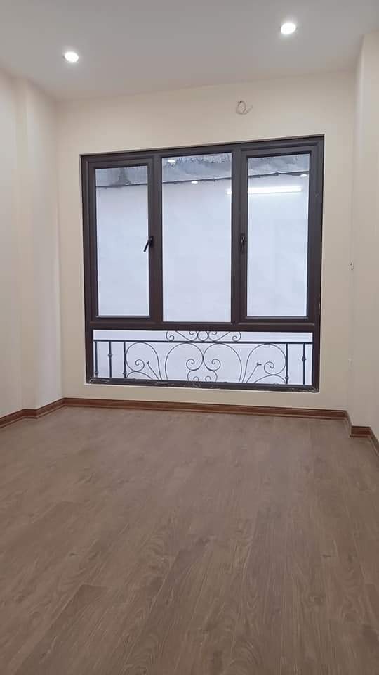 Bán nhà Từ Liêm, 5 Tầng 40m. Nhỉnh 4 tỷ. Nhà mới ở luôn. Ô tô tránh