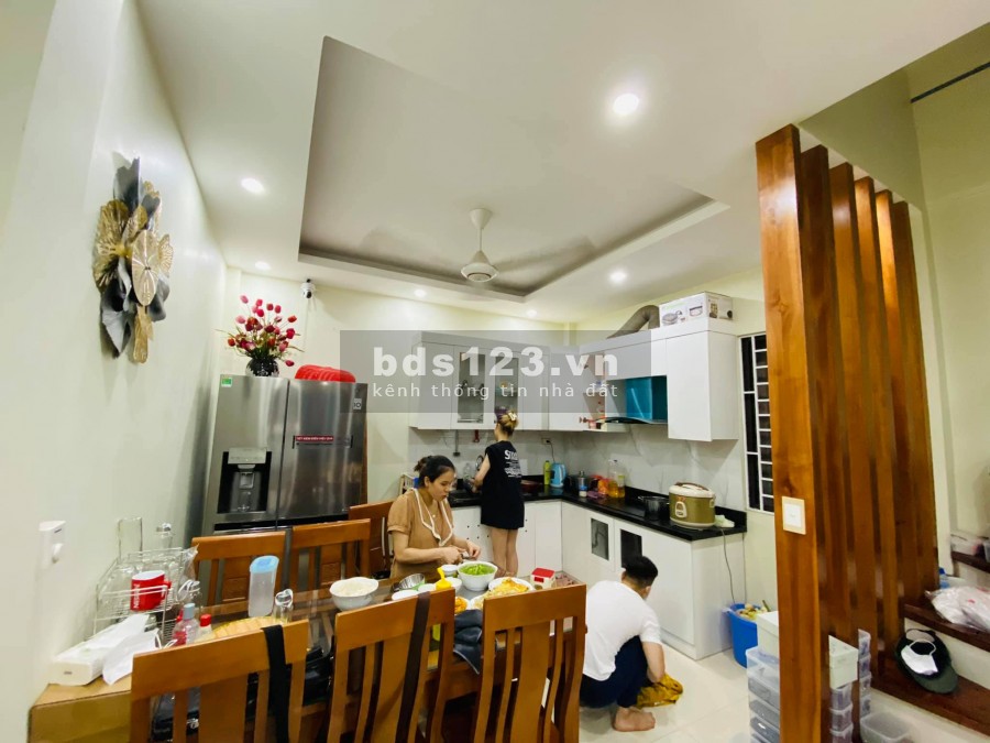 Bán nhà Láng Thượng Đống Đa, nhà mặt ngõ kinh doanh đa dạng diện tích 38m2, 5 tầng, nhỉnh 6 tỷ