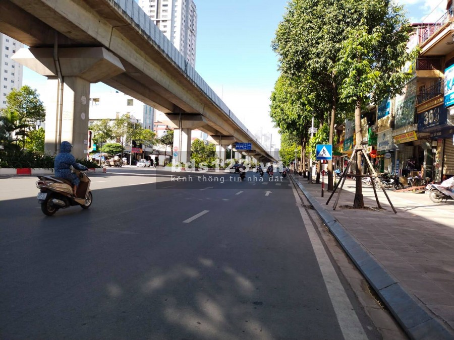 Mặt phố Quang Trung mặt tiền 4m, vỉa hè rộng, kinh doanh giá chỉ nhỉnh 6 tỷ, lhcc