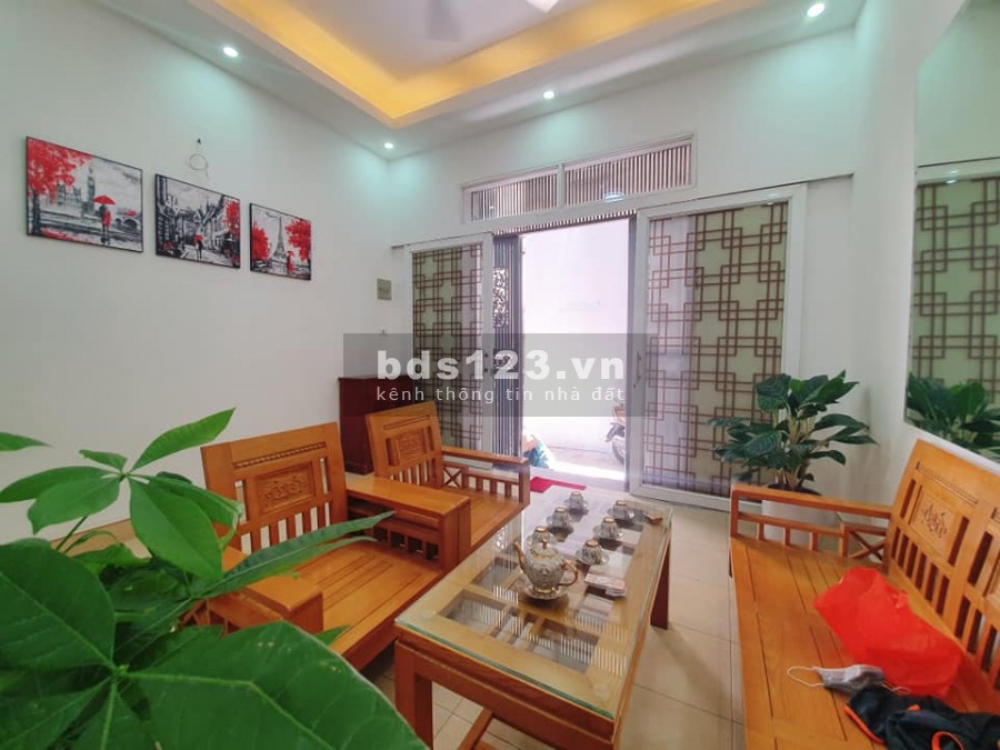 Nhà riêng Quận Thanh Xuân 4 tầng 28m2 giá 2 tỷ 98, tặng nội thất