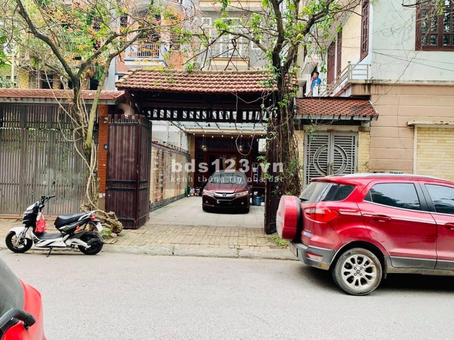 Ngõ 47 Lưu Hữu Phước, ngõ to, oto vào nhà, dt 122m2, 4 tầng mt 5m, giá 20.5 tỷ