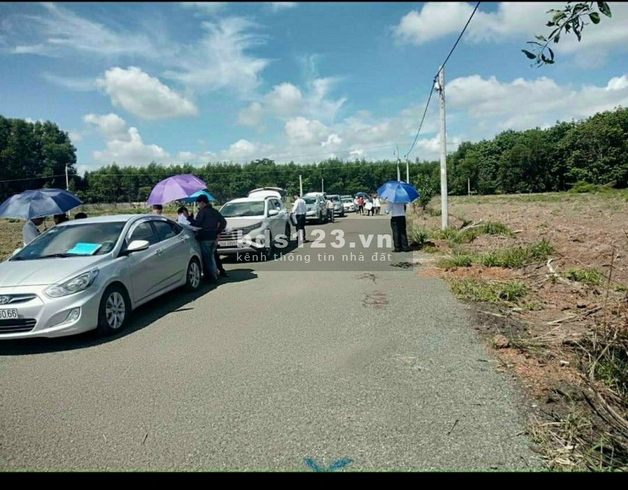Bán gấp Lô đất rất tiềm năng giữa Đồng Xoài và Bình Dương.