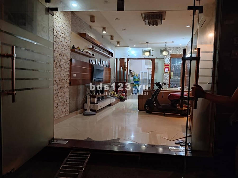 Bán gấp nhà Hoàng Văn Thái Thanh Xuân, dt 50m2, 5 tầng, mt 4.2m, ô tô, giá 4tỷ3