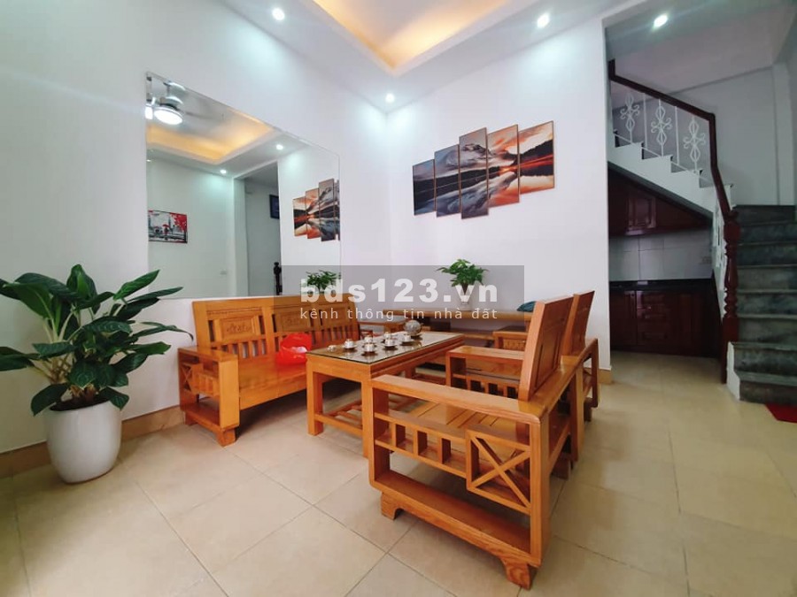 Nhà riêng Quận Thanh Xuân 4 tầng 28m2 giá 2 tỷ 98, tặng nội thất