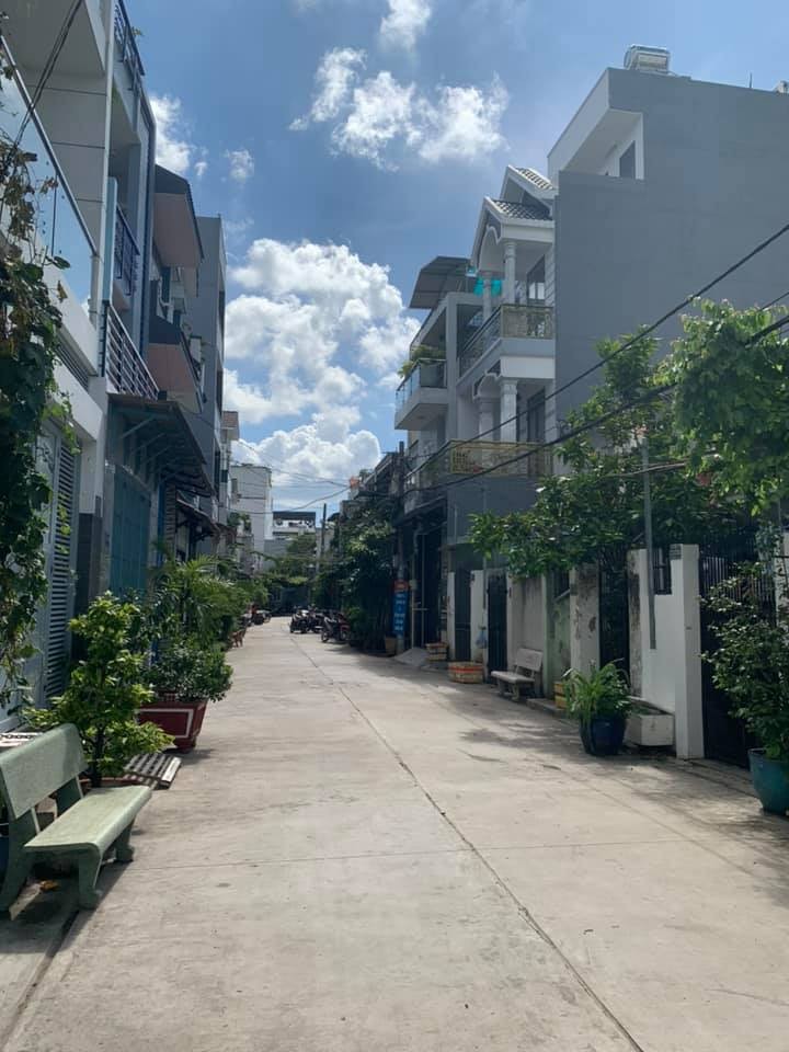 Bán gấp nhà Quận Bình Tan dtsd 80m2, bê tông 2 tầng, giá 4.5 tỷ lh 0917173744 Nghĩa