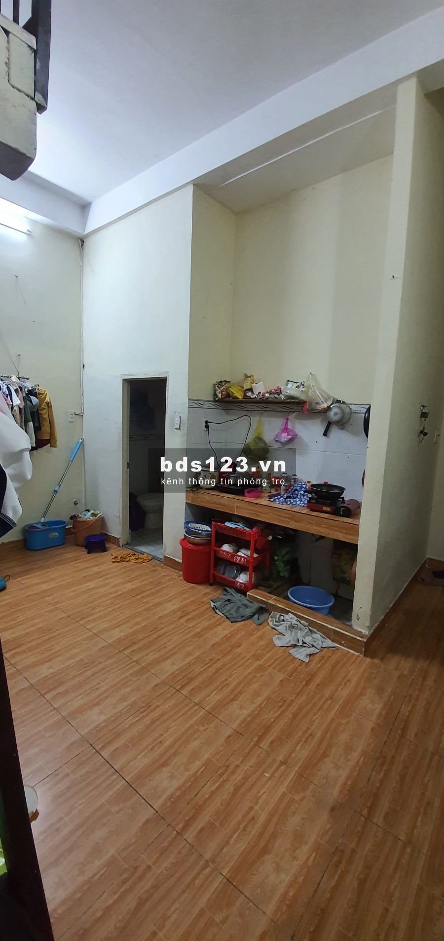 Pass phòng trọ 35m2 có gác và ban công thoáng mát, giá 2.4 triệu/tháng