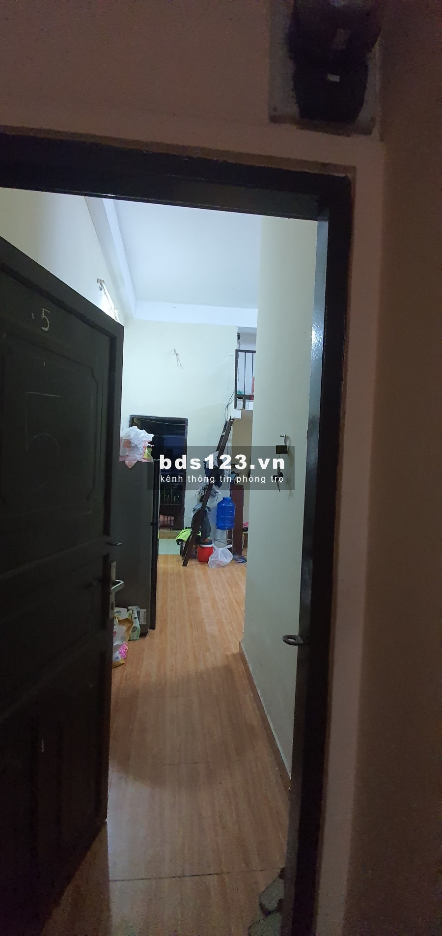 Pass phòng trọ 35m2 có gác và ban công thoáng mát, giá 2.4 triệu/tháng