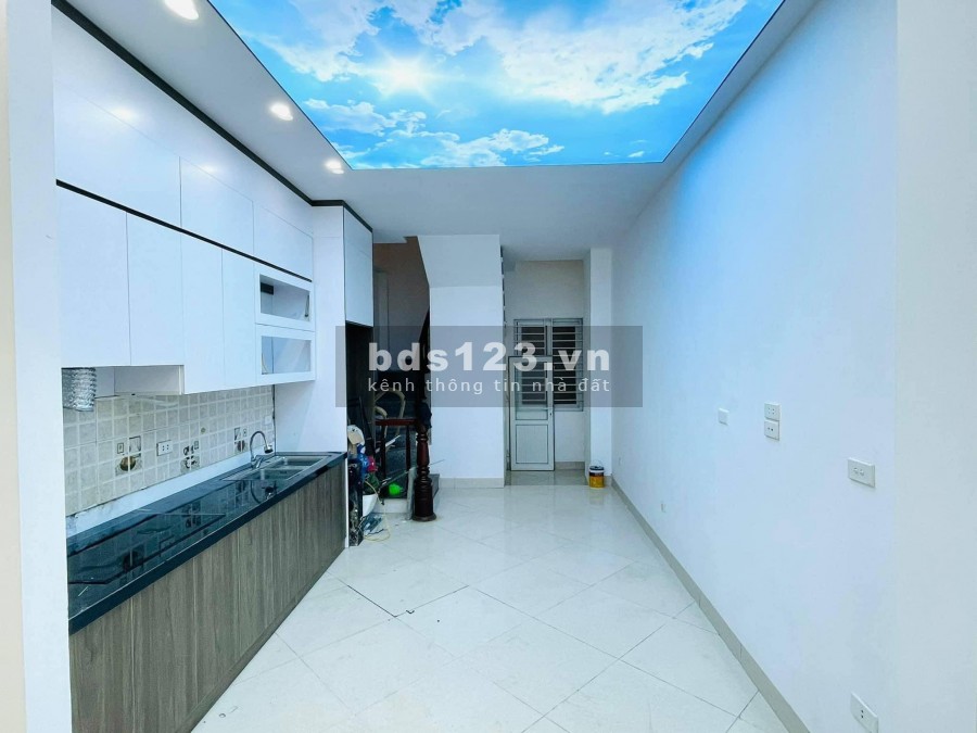 Bán nhà Võ Chí Công, 2 bước ra phố, 3 bước ra phố, 3 mặt thoáng, ở, kinh doanh đỉnh, dt 44m2, giá 5.05 tỉ
