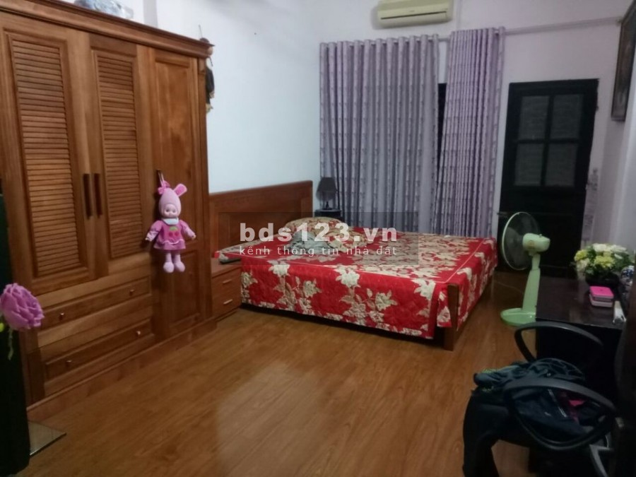 Đống Đa Quốc Tử Giám, dt 43m2, 3 tầng đối diện Văn Miếu lh: 0836488482