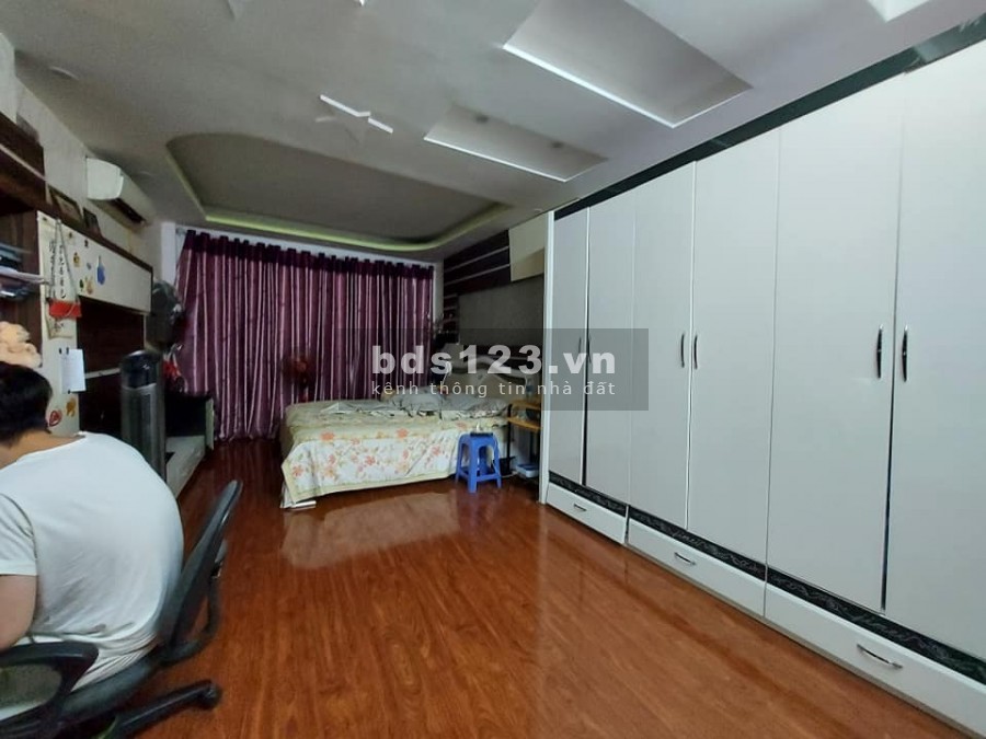 Bán gấp nhà Hoàng Văn Thái Thanh Xuân, dt 50m2, 5 tầng, mt 4.2m, ô tô, giá 4tỷ3