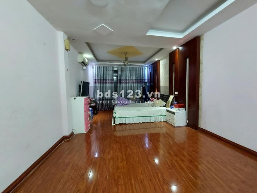 Bán gấp nhà Hoàng Văn Thái Thanh Xuân, dt 50m2, 5 tầng, mt 4.2m, ô tô, giá 4tỷ3