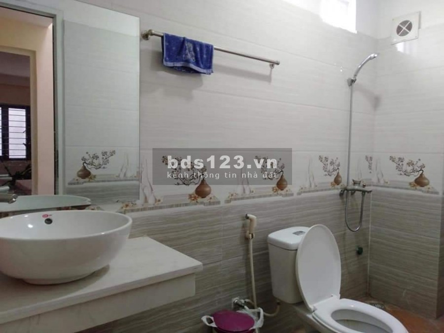Chính chu cần bán nhà nguyên căn đúc kiên cố, dt 30m2, 4 tầng giá 2,65 tỷ