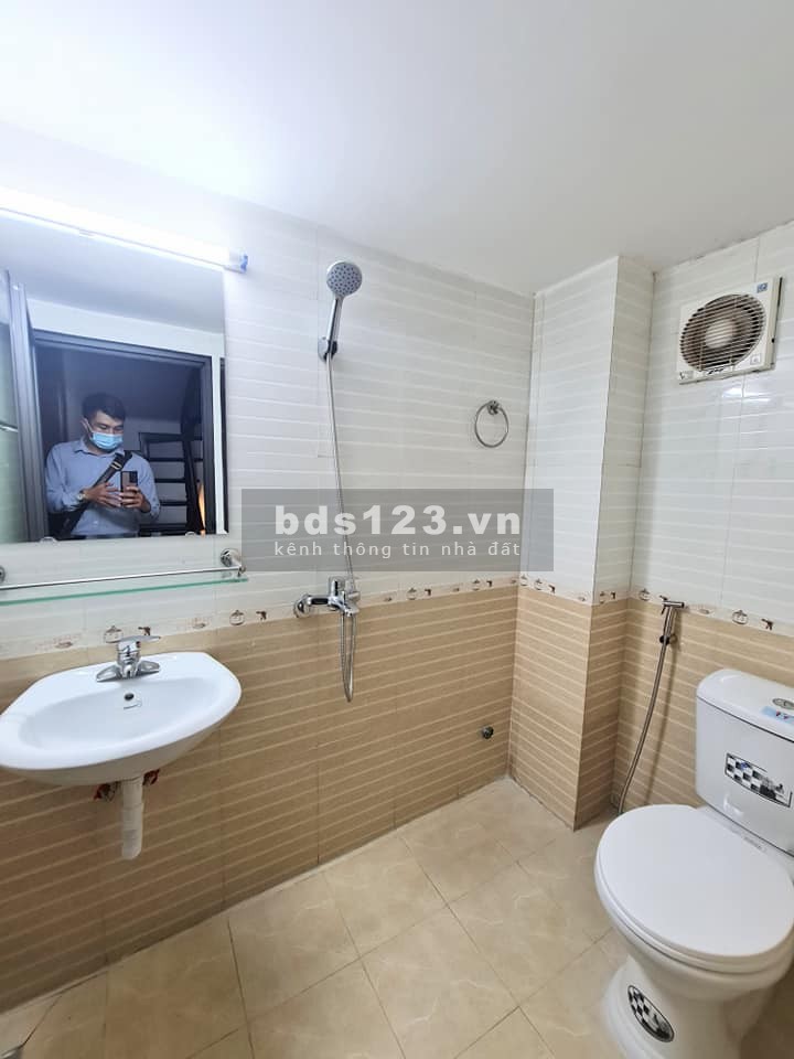 COVID - Bán gấp nhà chính chủ phố Trương Định, 30m2, 5 tầng, 3.4 tỷ (CTL) 0926900555