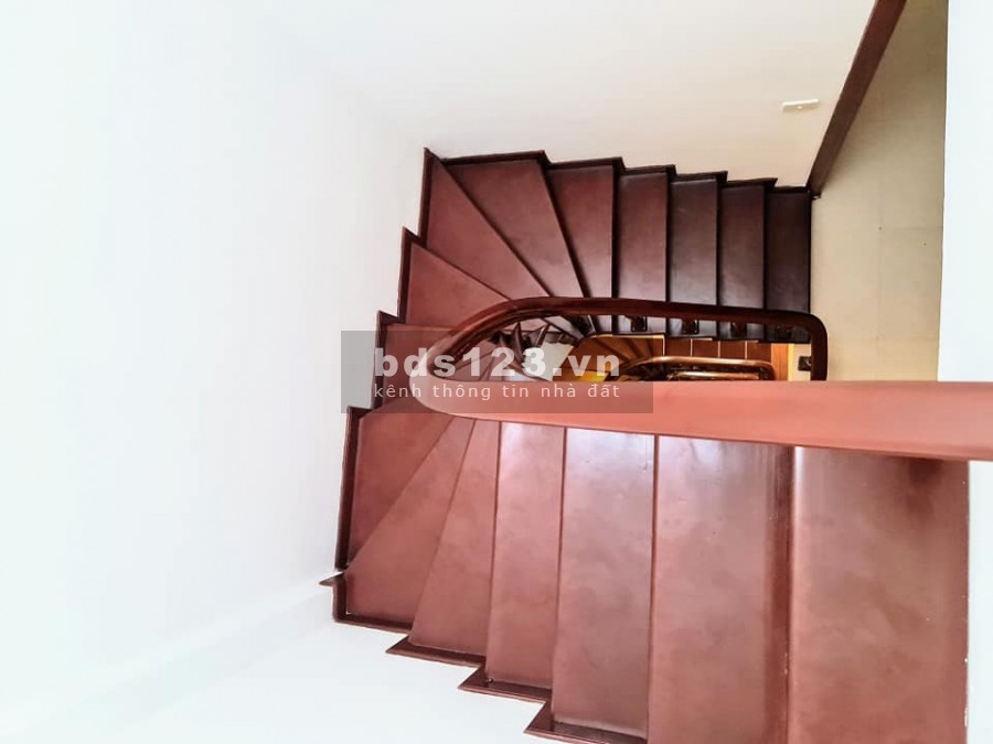 COVID - Bán gấp nhà chính chủ phố Trương Định, 30m2, 5 tầng, 3.4 tỷ (CTL) 0926900555