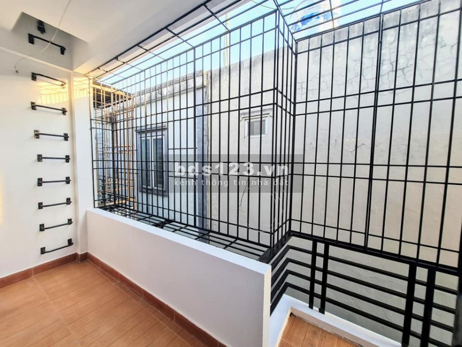 COVID - Bán gấp nhà chính chủ phố Trương Định, 30m2, 5 tầng, 3.4 tỷ (CTL) 0926900555