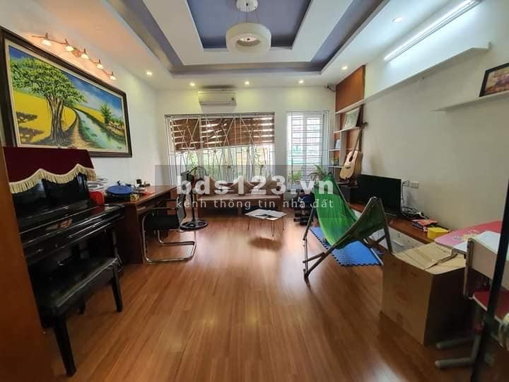 Bán nhà Ái Mộ Quận Long Biên, siêu hot, khu dân trí cao diện tích 32m2, nhỉnh 3 tỷ