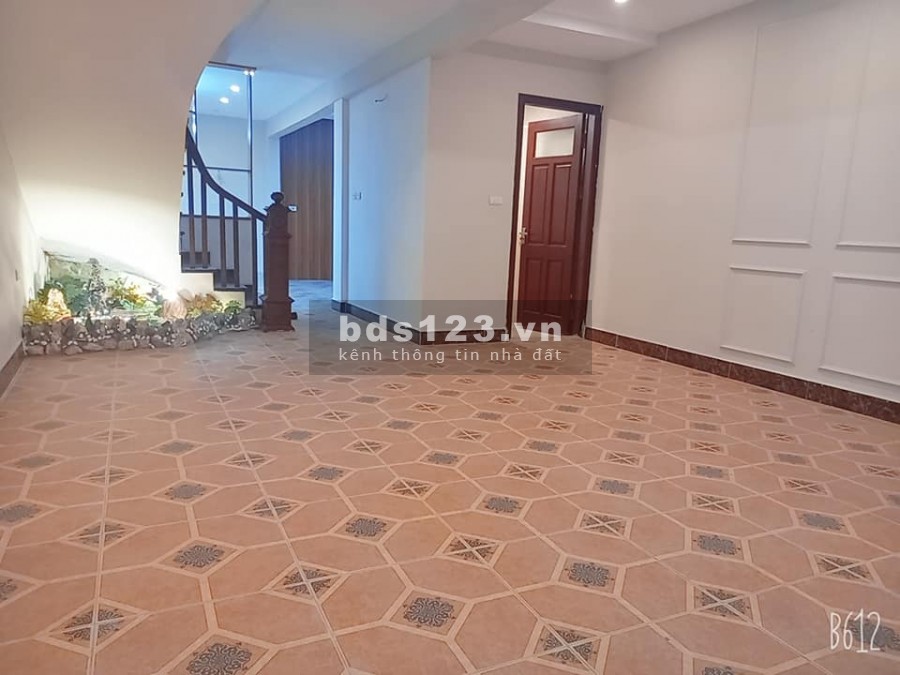 Bán nhà Bạch Mai, Nhà mới giá rẻ. 43m x 5 tầng giá 3,4 tỷ có thương lượng sâu