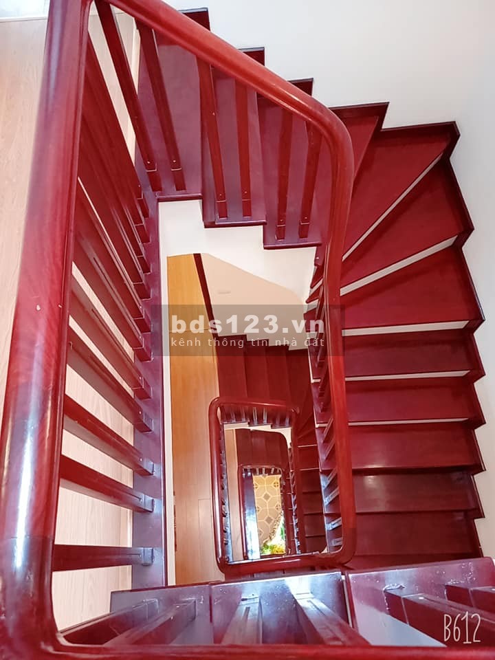 Bán nhà Bạch Mai, Nhà mới giá rẻ. 43m x 5 tầng giá 3,4 tỷ có thương lượng sâu