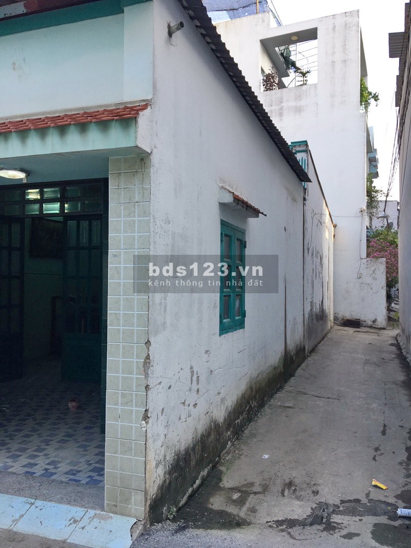 Bán nhà cấp 4 hẻm xe hơi 1027 Huỳnh Tấn Phát P. Phú Thuận Quận 7