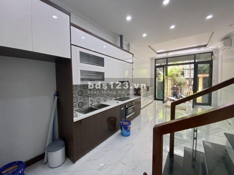Bán nhà chính chủ Phố Trường Chinh,Đống Đa, vị trí đẹp,ngõ rộng 37m 5 tầng, giá 5.3 tỷ.