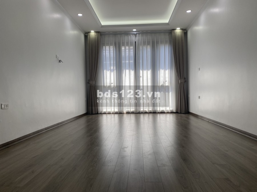 Bán nhà chính chủ Phố Trường Chinh,Đống Đa, vị trí đẹp,ngõ rộng 37m 5 tầng, giá 5.3 tỷ.