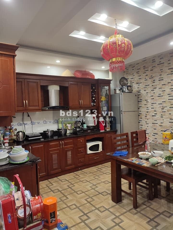 Nhà Thái Thịnh diện tích sử dụng 38m2, 4 tầng, giá bán 3,5 tỷ, miễn môi giới