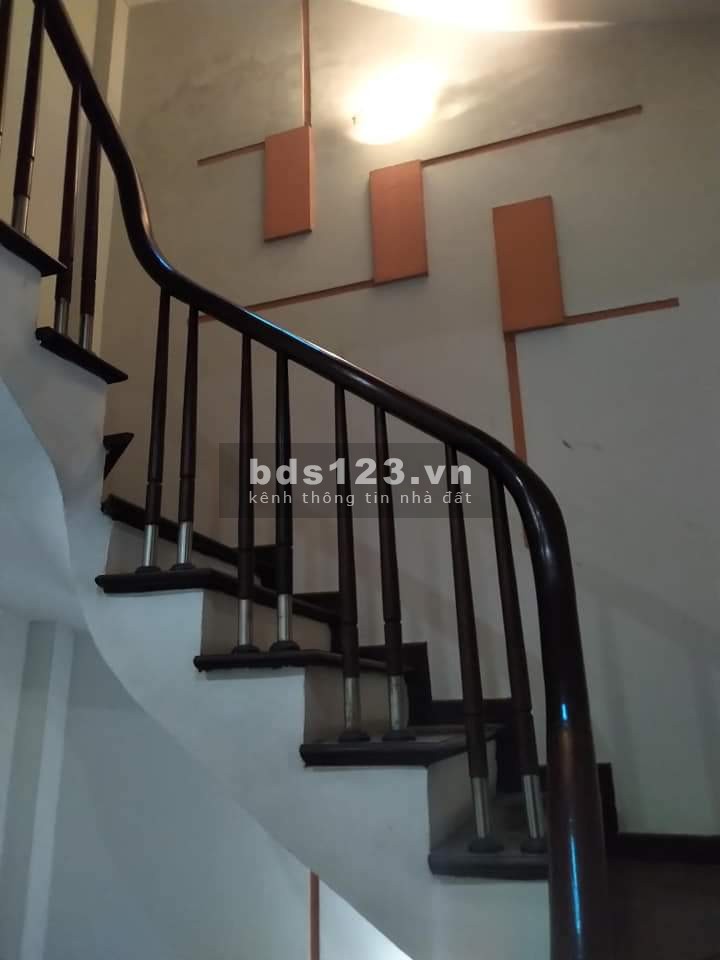 Chính chủ bán nhà 38m 5 tầng ngõ 126 và 254 Đông Thiên Hoàng Mai giá 2,78 tỷ.