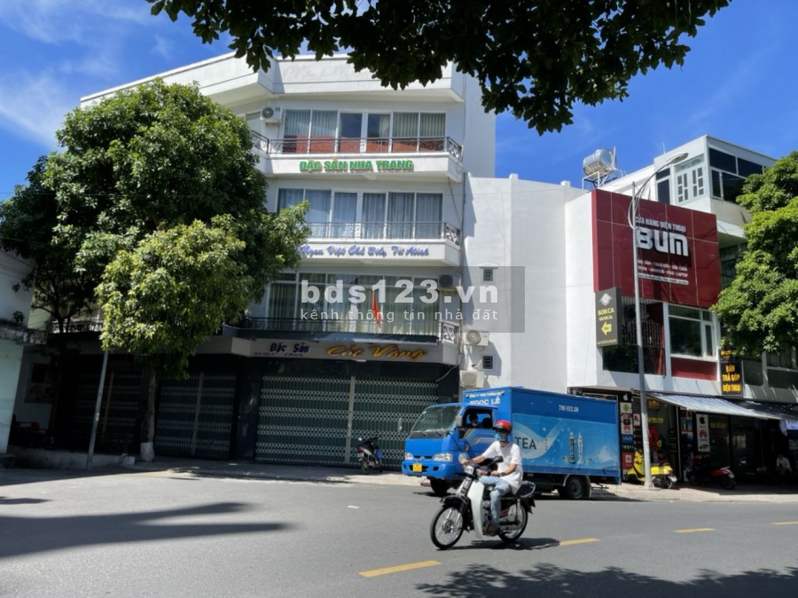 Bán nhà 4 tầng góc 2 mặt tiền đường Ngô Gia Tự + Đô Lương, p. Phươc Hòa, tp. Nha Trang